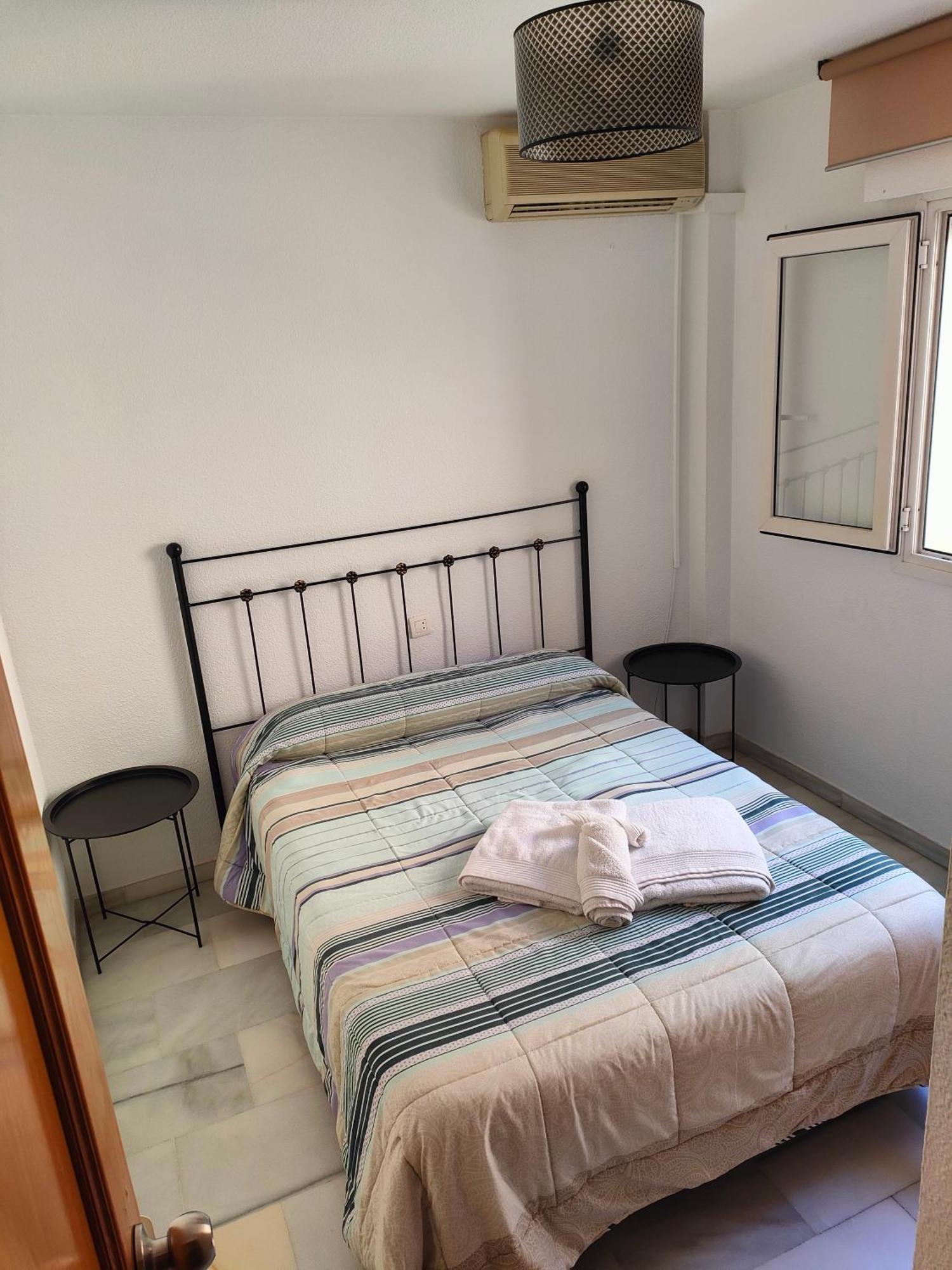 Los Jazmines, 2 Granada Bilik gambar